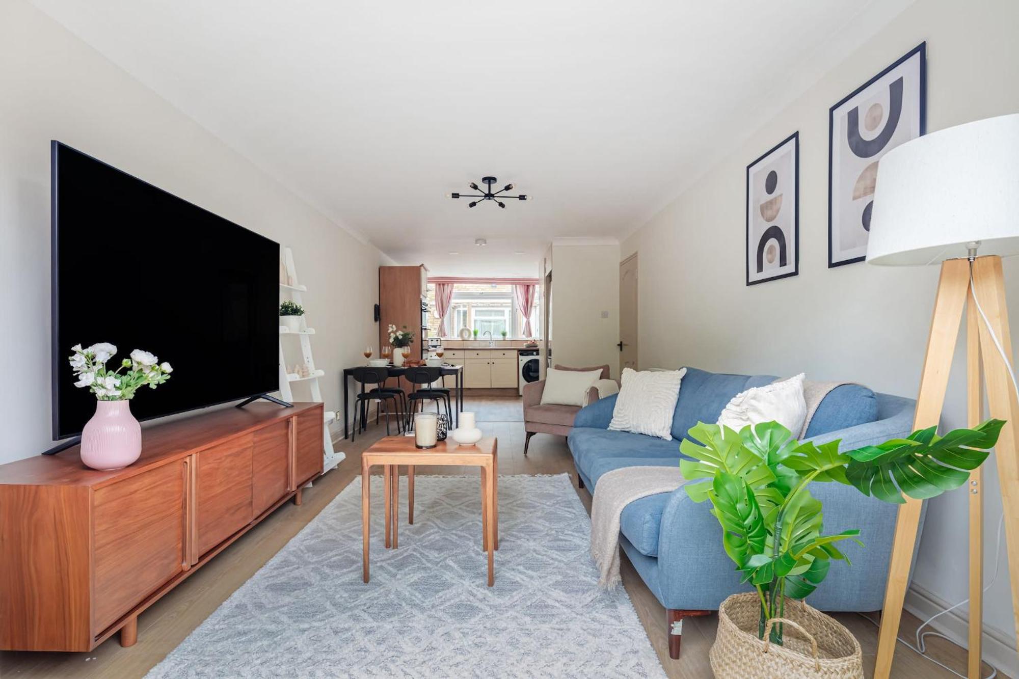 River Thames & Tate Britain - 4br With Patio - Cityapartmentstay Appartamento Londra